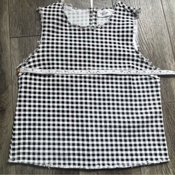 RD Style Black and White Gingham Raw Edge Sleeveless Top Size Small NWOT - Picture 7 of 8